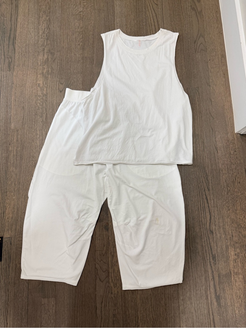 White Hot Shot Set - Soft Knit Tank & Ankle Pants